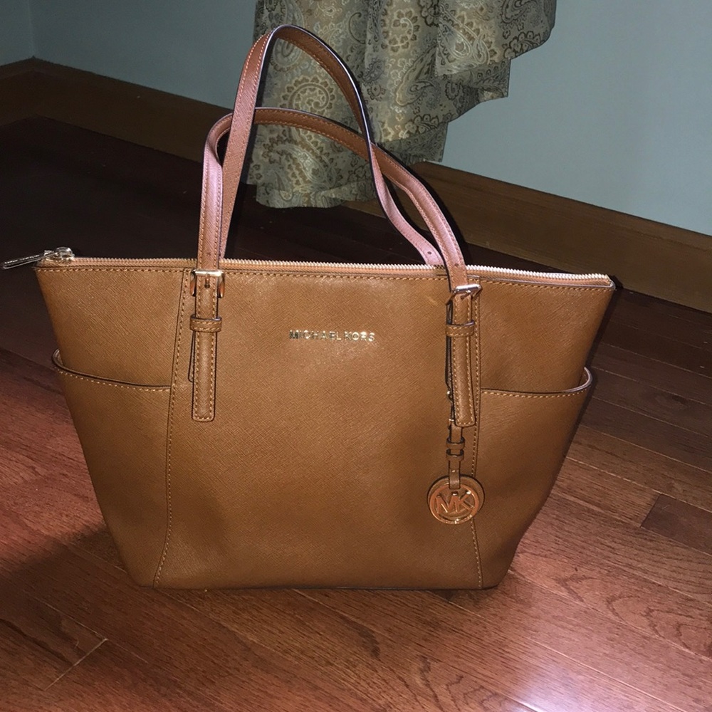 Michael Kors saffiano jetset tote